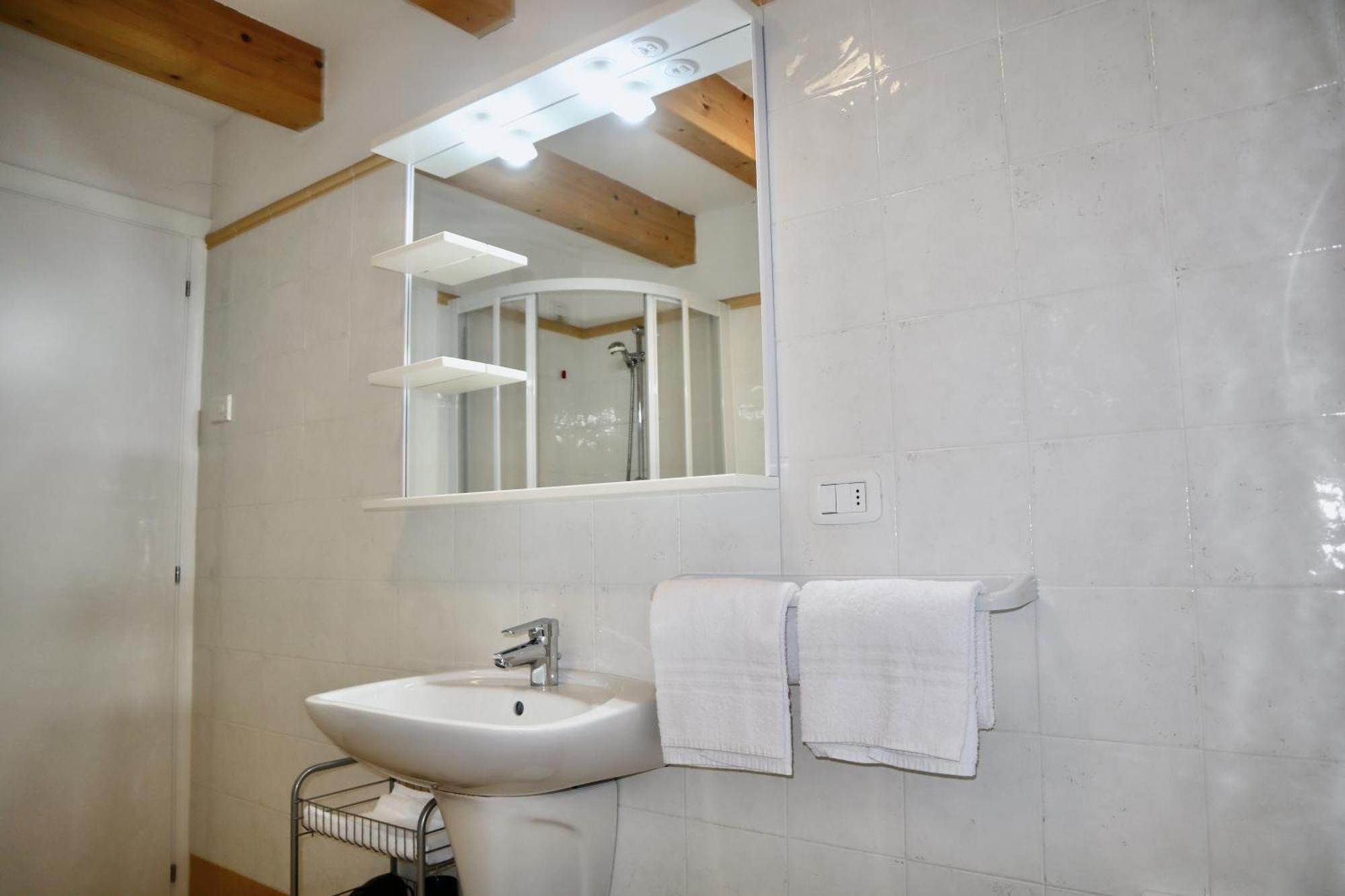 Windshouse Apartments Torbole Sul Garda Buitenkant foto