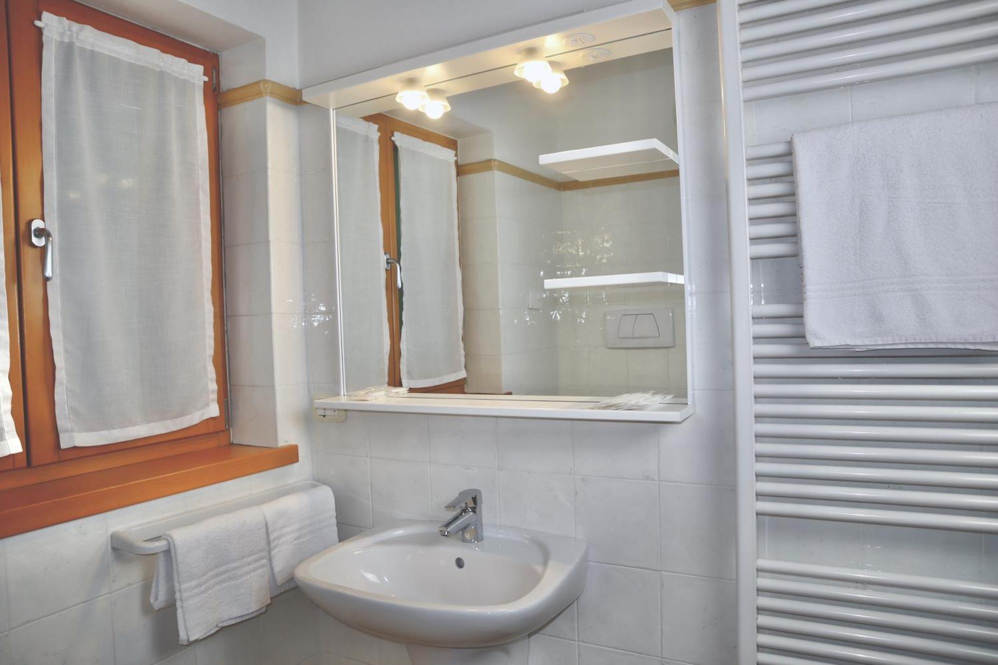 Windshouse Apartments Torbole Sul Garda Buitenkant foto